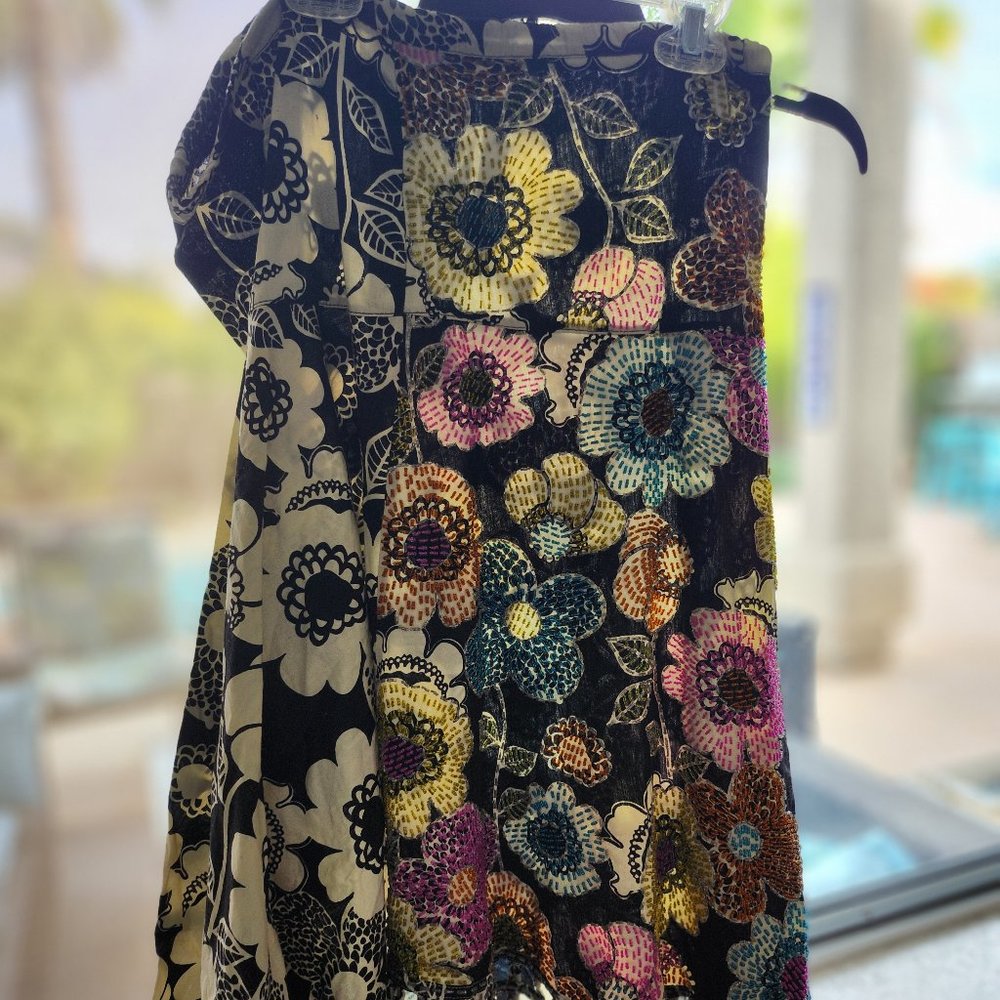 Below knee length skirt with floral beading design